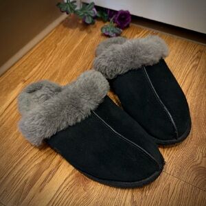 UGG black & gray slippers